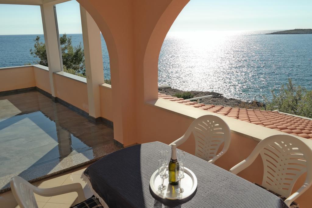 Direkt Am Meer-Apartments Puntaplanka Rogoznica  Exterior foto