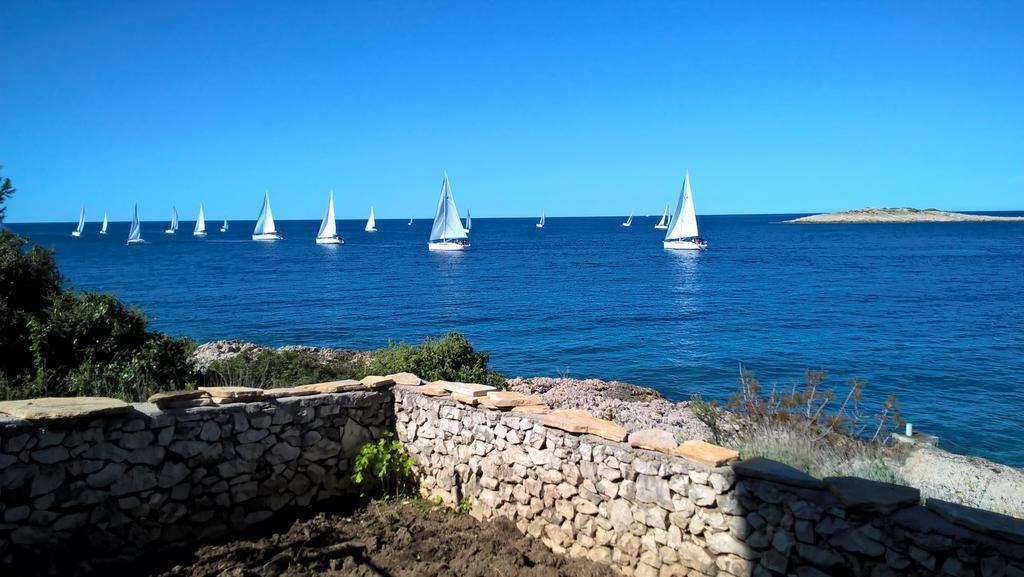 Direkt Am Meer-Apartments Puntaplanka Rogoznica  Exterior foto